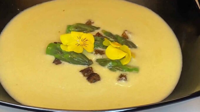 Velouté d’asperges vertes
